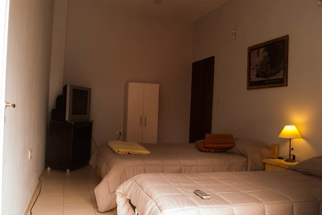 Loica Hostel Пуэрто-Мадрин Экстерьер фото