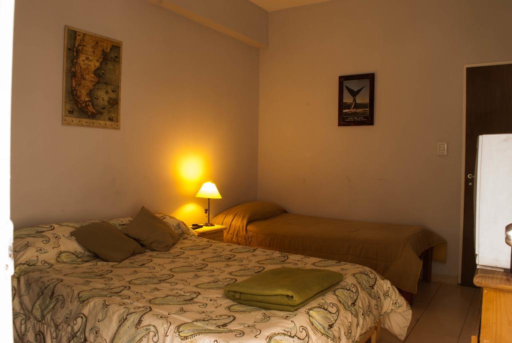 Loica Hostel Пуэрто-Мадрин Экстерьер фото