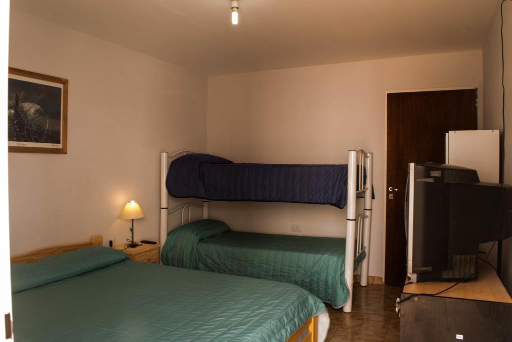 Loica Hostel Пуэрто-Мадрин Экстерьер фото