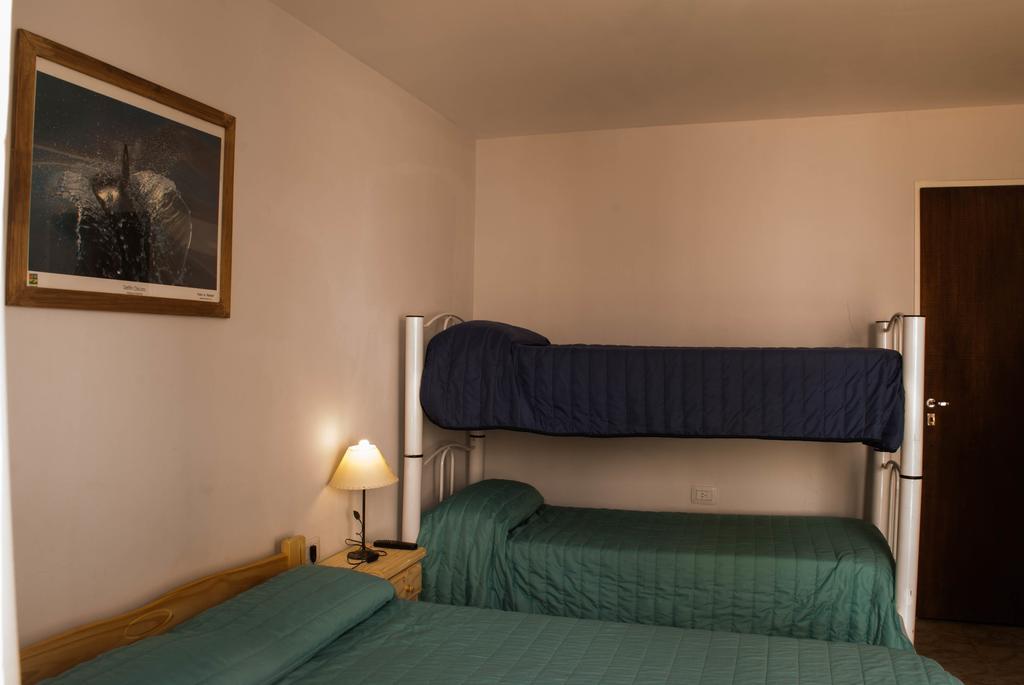 Loica Hostel Пуэрто-Мадрин Экстерьер фото