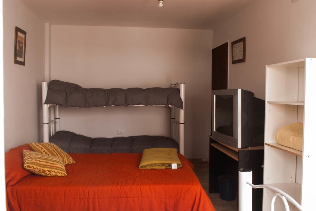 Loica Hostel Пуэрто-Мадрин Экстерьер фото